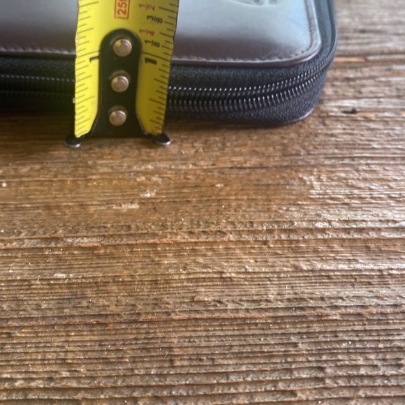 Dopp Accessories Collection Travel Wallet butter Cowhide Leather Trifold Zip - Picture 11 of 11